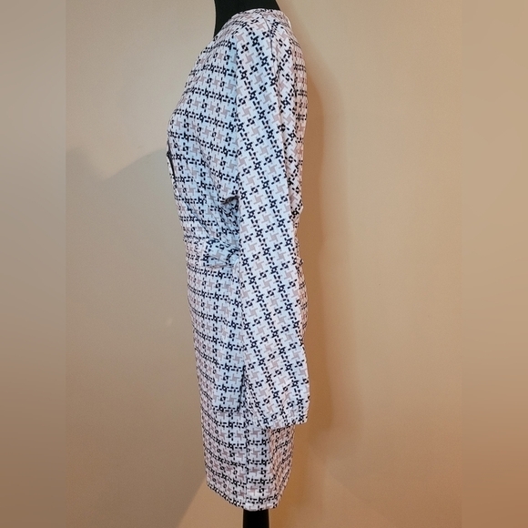 STYLISH MINI DRESS, Long Sleeve, Geometric Pattern, Crossover Neckline, Size Sm - Picture 3 of 10